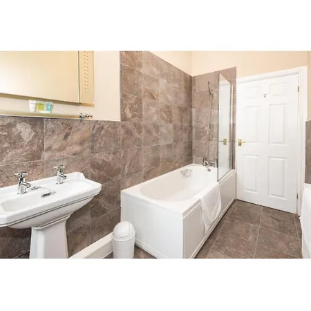 Spacious Bright & Homely House By The River Ouse Apartman York
