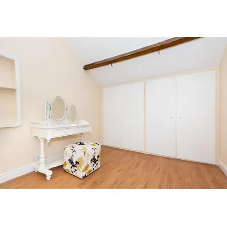 Apartman Spacious Bright & Homely House By The River Ouse *