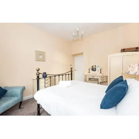 Apartman Spacious Bright & Homely House By The River Ouse *