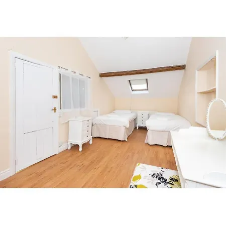 Spacious Bright & Homely House By The River Ouse York