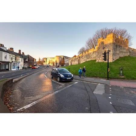 Apartman Spacious Bright & Homely House By The River Ouse *