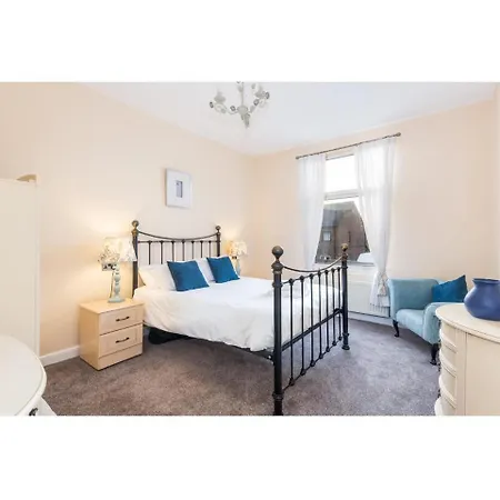 Spacious Bright & Homely House By The River Ouse Apartman